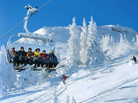 Mit der Sesselbahn zum Skifahren auf den Großen Arber im Bayerischen Wald