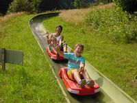 Familienspaß auf der Sommerrodelbahn am Geißkopf bei Bischofsmais