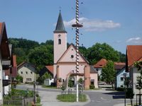 Blick auf die Pfarrkirche St. Katharina in Eppenschlag im Bayerischen Wald