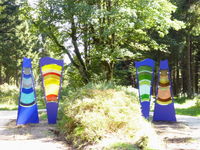 Glaskunstwerke beim Besucher-Zentrum Leopoldsreut in der Gemeinde Haidmühle