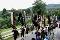 Festzug mit dem Trachtenverein dEnzianbuam in Lohberg am Großen Arber