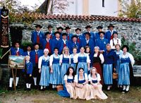 Die Mitglieder des Trachtenvereins dHohenbogner in Rimbach