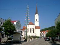 Blick auf die Pfarrkirche in Schönberg im Nationalpark-FerienLand Bayerischer Wald