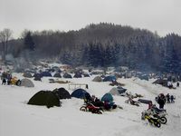Motorräder so weit das Auge reicht beim Elefantentreffen