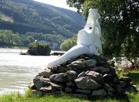 Die Nixe Isa an der Donau am sagenumwobenen Jochensteinfelsen