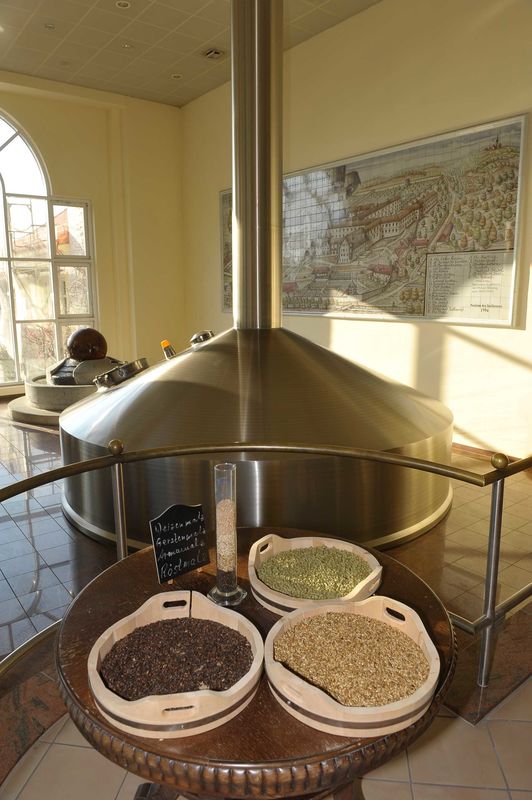 Hopfen und Malz in der Brauerei Aldersbach