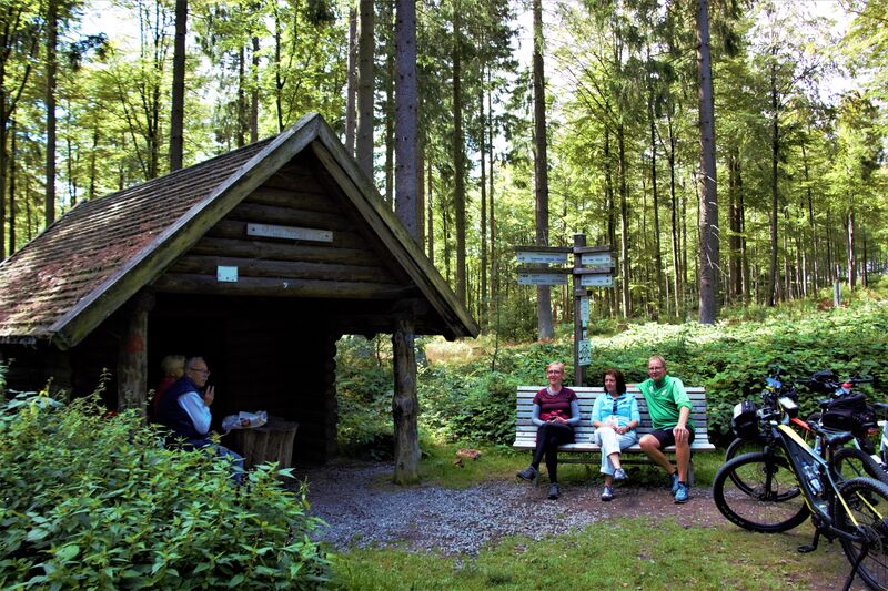 Auszeit und Rastplatz im Wald - die Millionenbank