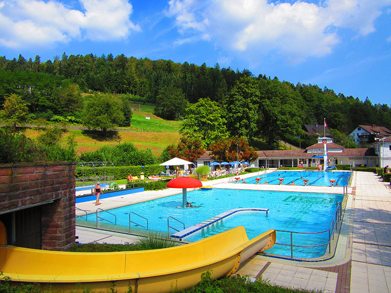 Beheiztes Waldfreibad Bad Herrenalb Urlaubsland Baden Wurttemberg