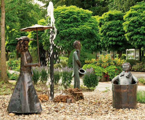 Der „Gesundbrunnen“ erinnert an die Anfänge des Heilbades im Jahre 1842. 