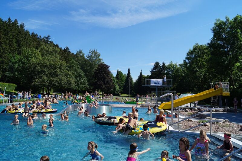 hallen und freibad bad wunnenberg sauerland