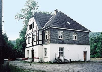 Bahnhofsgebäude Binolen