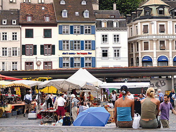 Flohmarkt Barfüsserplatz | Basel.com
