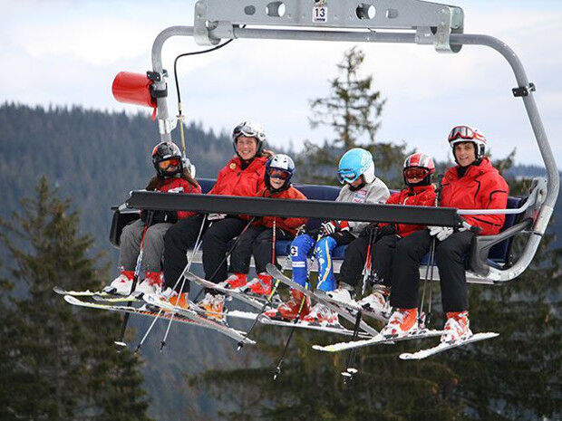 Mit der Sesselbahn zum Gipfel des Großen Arber mit der Skischule im Arberland