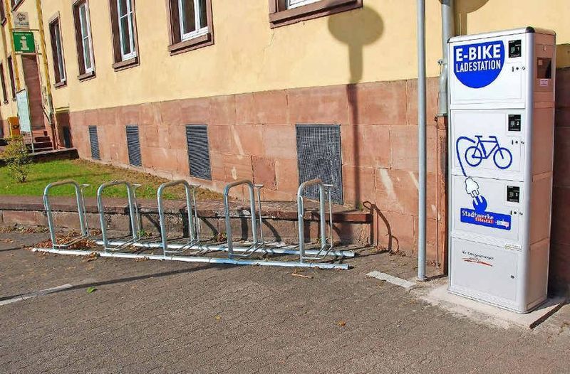 E Bike Ladestation Am Haus Des Burgers In Blieskastel Tourismus Zentrale Saarland