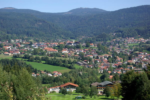 Bodenmais - die Perle des Bayerischen Waldes liegt inmitten von herrlichen Hochwäldern am Südhang des Großen Arbers.