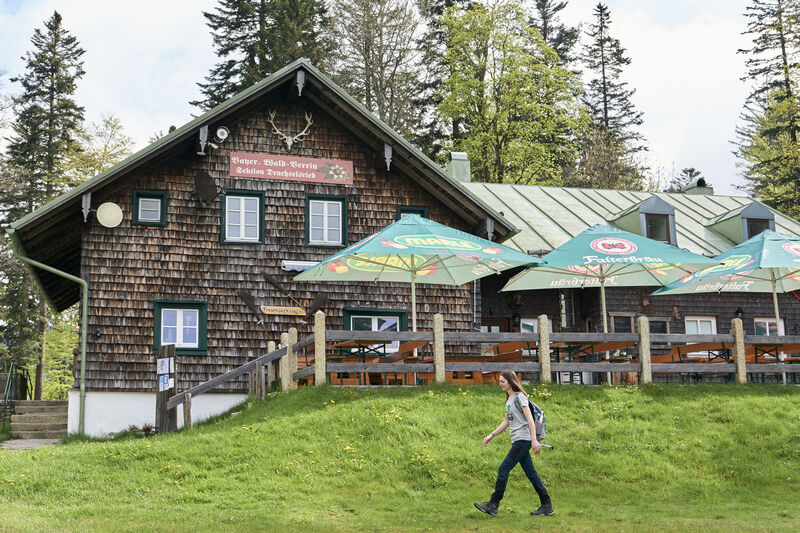 In der Scharebenhütte können Wanderer einkehren und übernachten