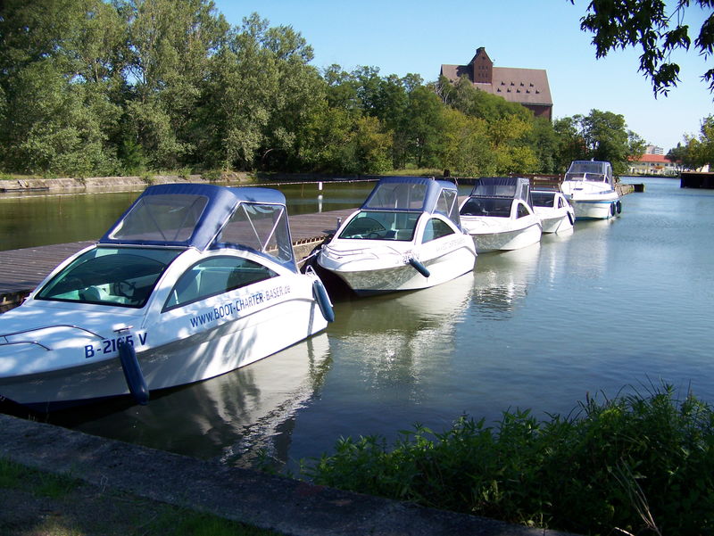 Bootscharter Baser in Eisenhüttenstadt, Foto: Michael Reh