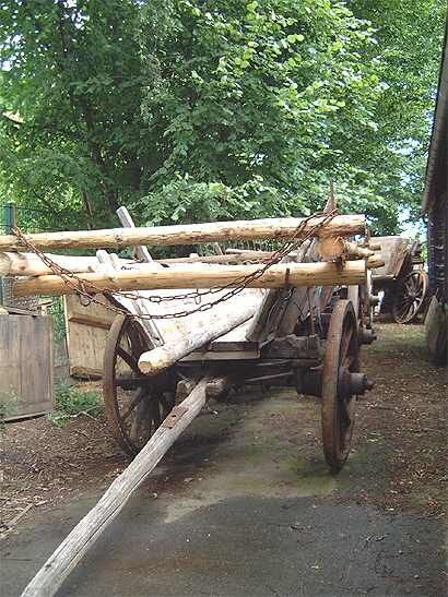 Auf dem Heimathof in Erwitte kann man alte landwirtschaftliche Geräte sehen.
