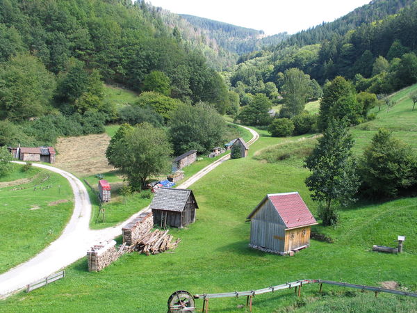 Heuhütten im Kauersbachtal bei Forbach