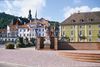 Nepomukplatz und Stadtbrücke in Gernsbach im Murgtal