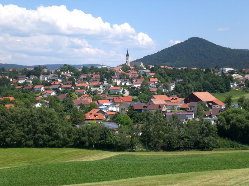 Blick auf den Luftkurort Hauzenberg im südlichen Bayerischen Wald