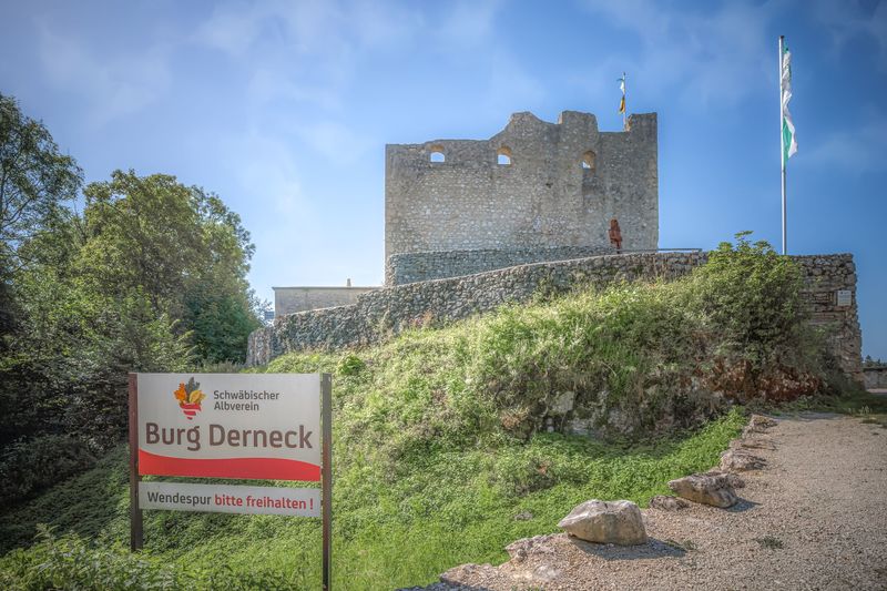 Burg Derneck in Hayingen - Bild 3