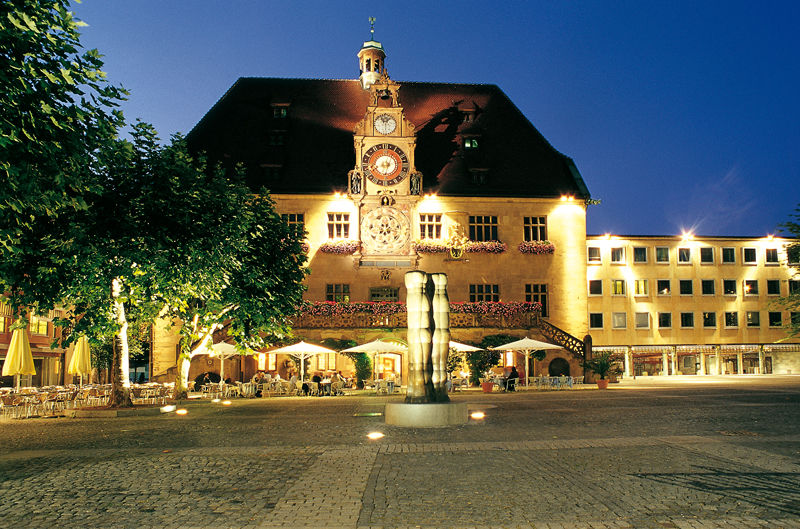 Historisches Rathaus bei Nacht