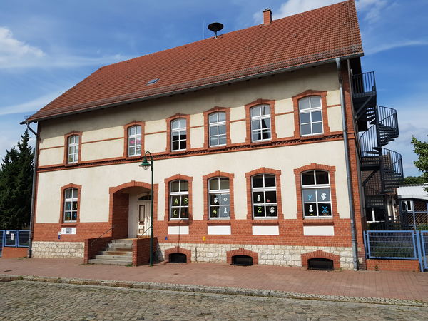 Schule Hennickendorf, Foto: Gemeinde Rüdersdorf bei Berlin, Lizenz: Gemeinde Rüdersdorf bei Berlin