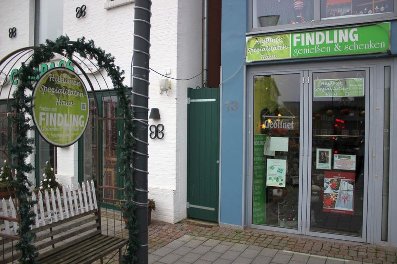 Findling an der Husumer Hafenstraße