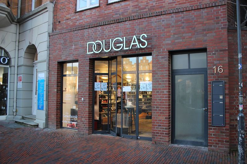 Geschäft Douglas in der Husumer Krämerstraße