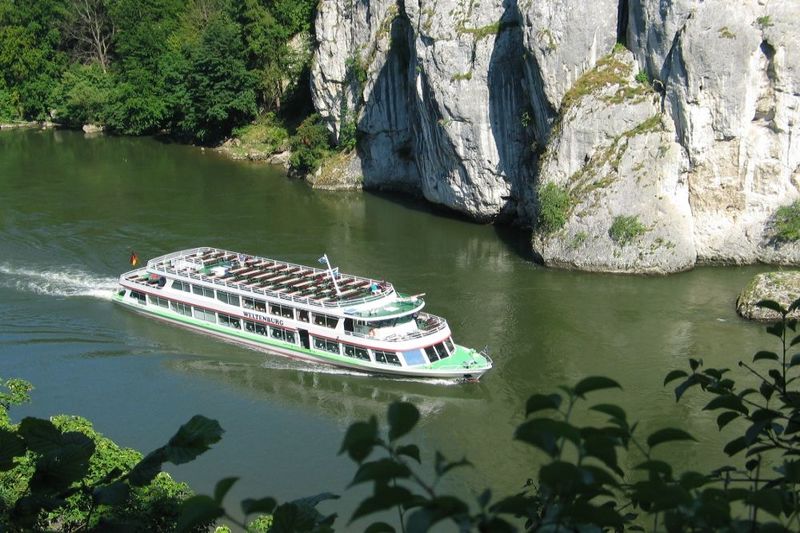 Schifffahrt durch den Donaudurchbruch zum Kloster