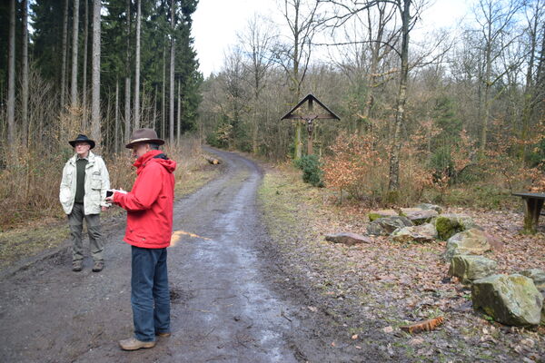 Rahrbacher PoesieWeg - Verweil-Ort "Kreuz-Wege"