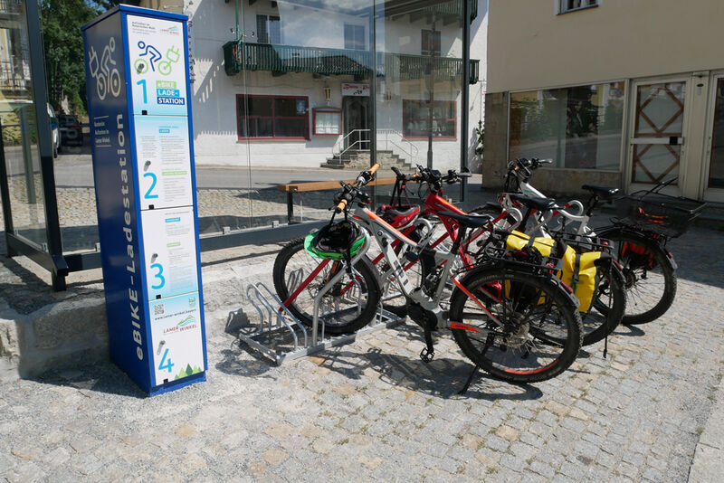 eBike-Ladesäule an der Tourist-Info Lam