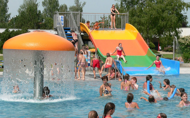 Rutsche im Freibad Langenau