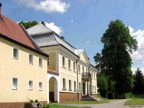 Schloss Ludwigsthal in der Gemeinde Linderg im Bayerischen Wald