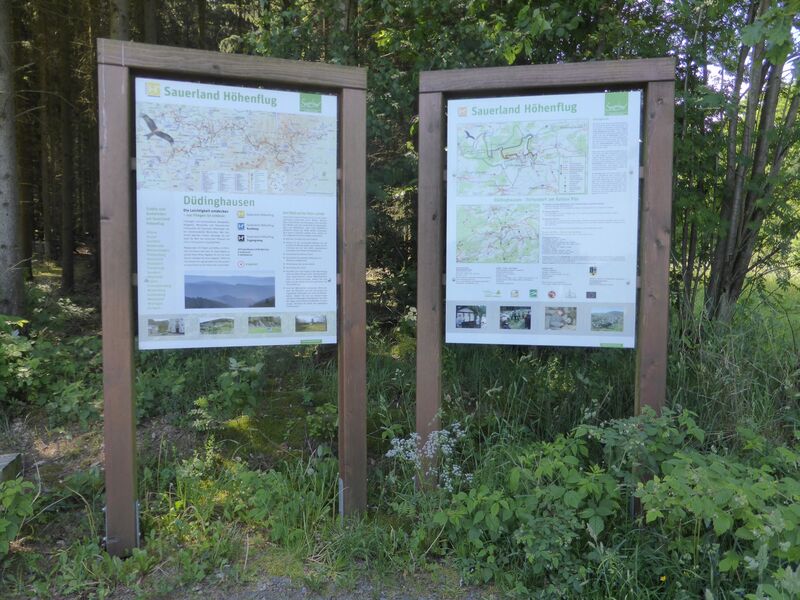 Wanderparkplatz an der Kreuzbergkapelle in Düdinghausen