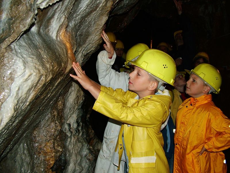 Kindergruppe im Besucherbergwerk Grube Gustav