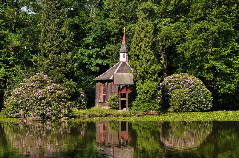 Kapelle und See im Englischen Garten Eulbach