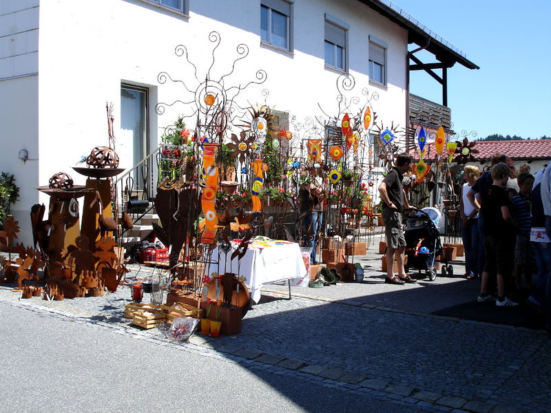 Ein reichhaltiges Angebot wird bei der Mitterfelser Marktmeile präsentiert