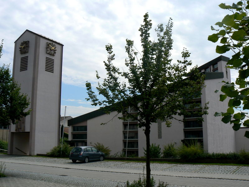 Blick auf die Pfarrkirche Mitterfels in der Urlaubsregion St. Englmar im Bayerischen Wald