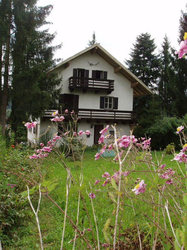 Im AtelierHaus Neukirchen finden Ausstellungen und kreative Workshops statt.