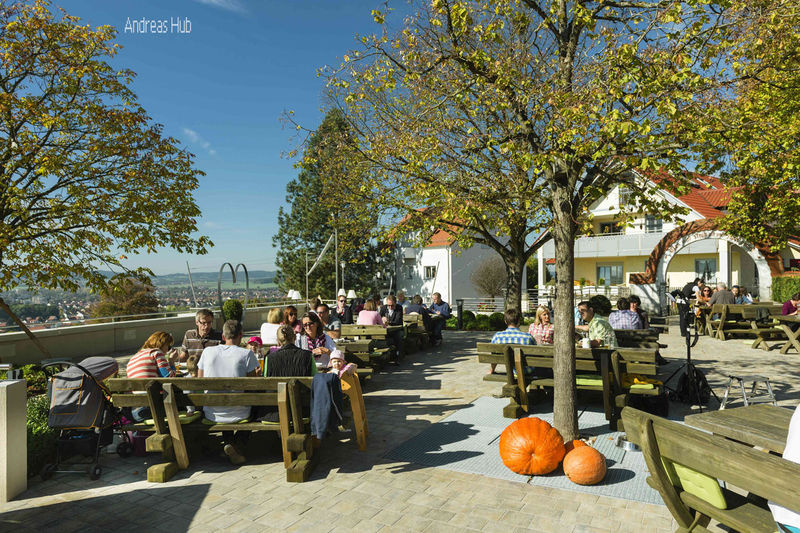 Der Biergarten Berggasthof des Hotels Sammüller in Neumarkt i.d. OPf.