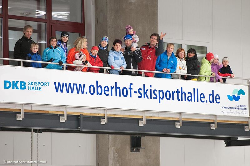 Besucherbalkon in der DKB SKISPORT HALLE