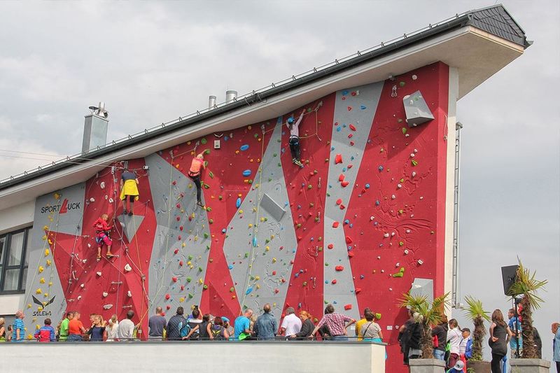 Kletterwand am Oberen Hof