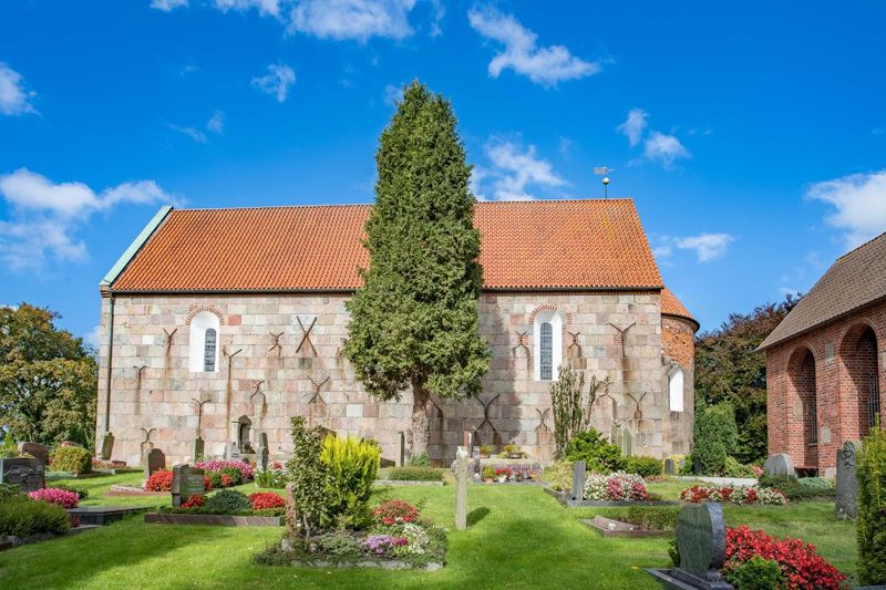 Kirche zum Heiligen Kreuz in Pakens