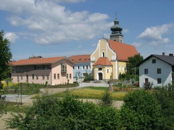 Die Gemeinde Patersdorf ist mit ihren Höhenunterschieden von 500 m bis 810 m und der zentralen Lage, der ideale Ausgangspunkt für viele Wandertouren.