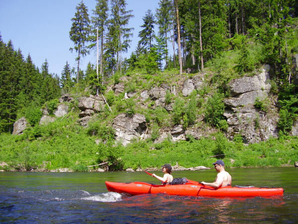 Hölzl-Kanutouren auf dem Fluss Regen im Bayerischen Wald