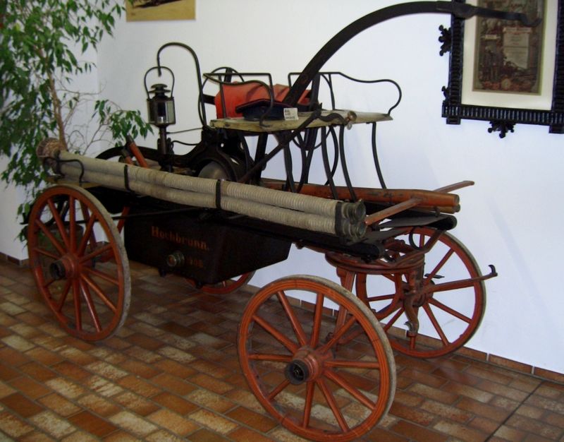 Handdruckspritze im Feuerwehrmuseum Roding im Land der Regenbogen