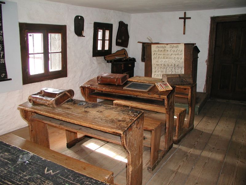 Schulsaal im Schulmuseum Fronau bei Roding im Land der Regenbogen