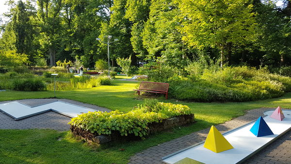 Minigolfplatz Im Schlosspark Grimmheimat Nordhessen